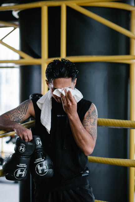 Fit man demonstrating the explosive energy and muscle pumps from a premium nitric oxide booster