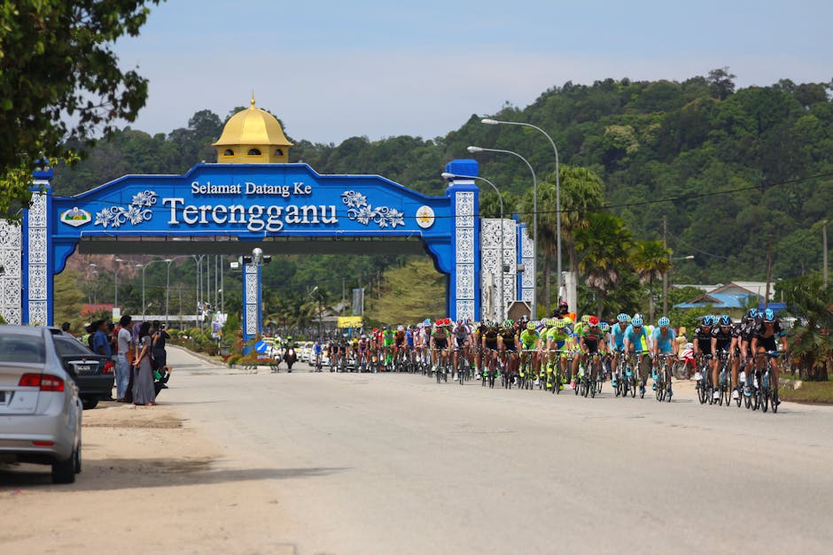 Vintage cycling peloton